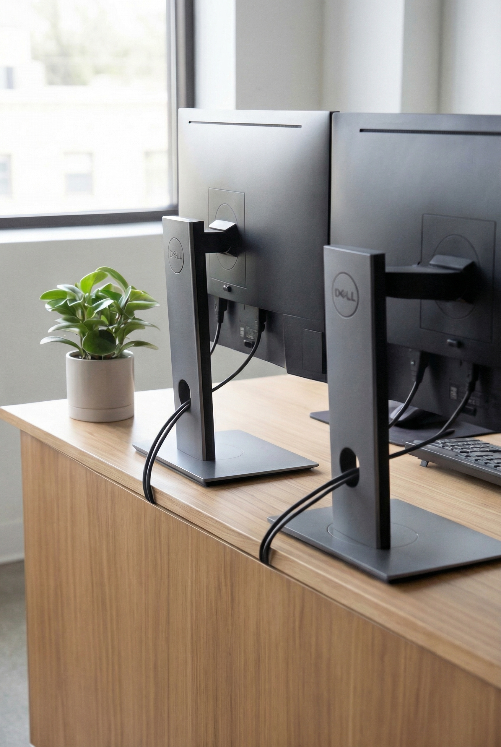 Employee Desk K3-WN