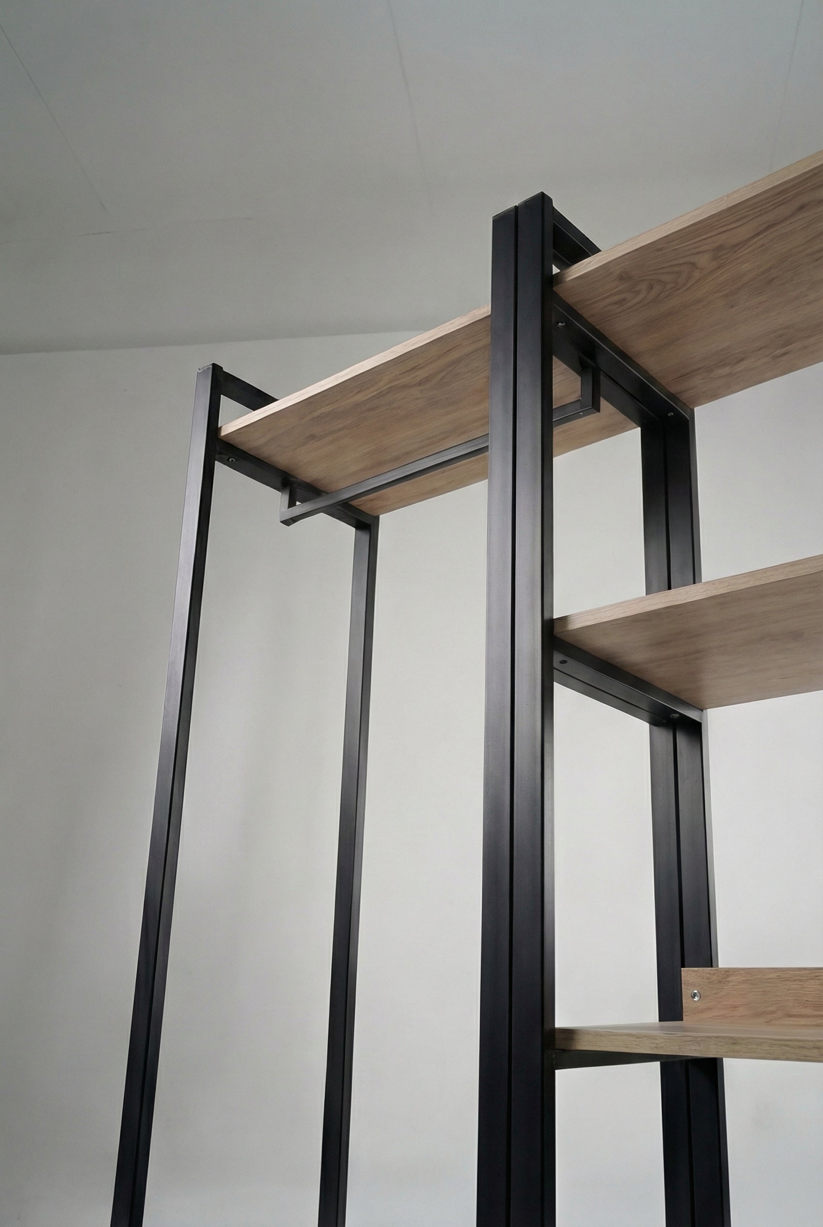 Urban Wardrobe UW5-BN