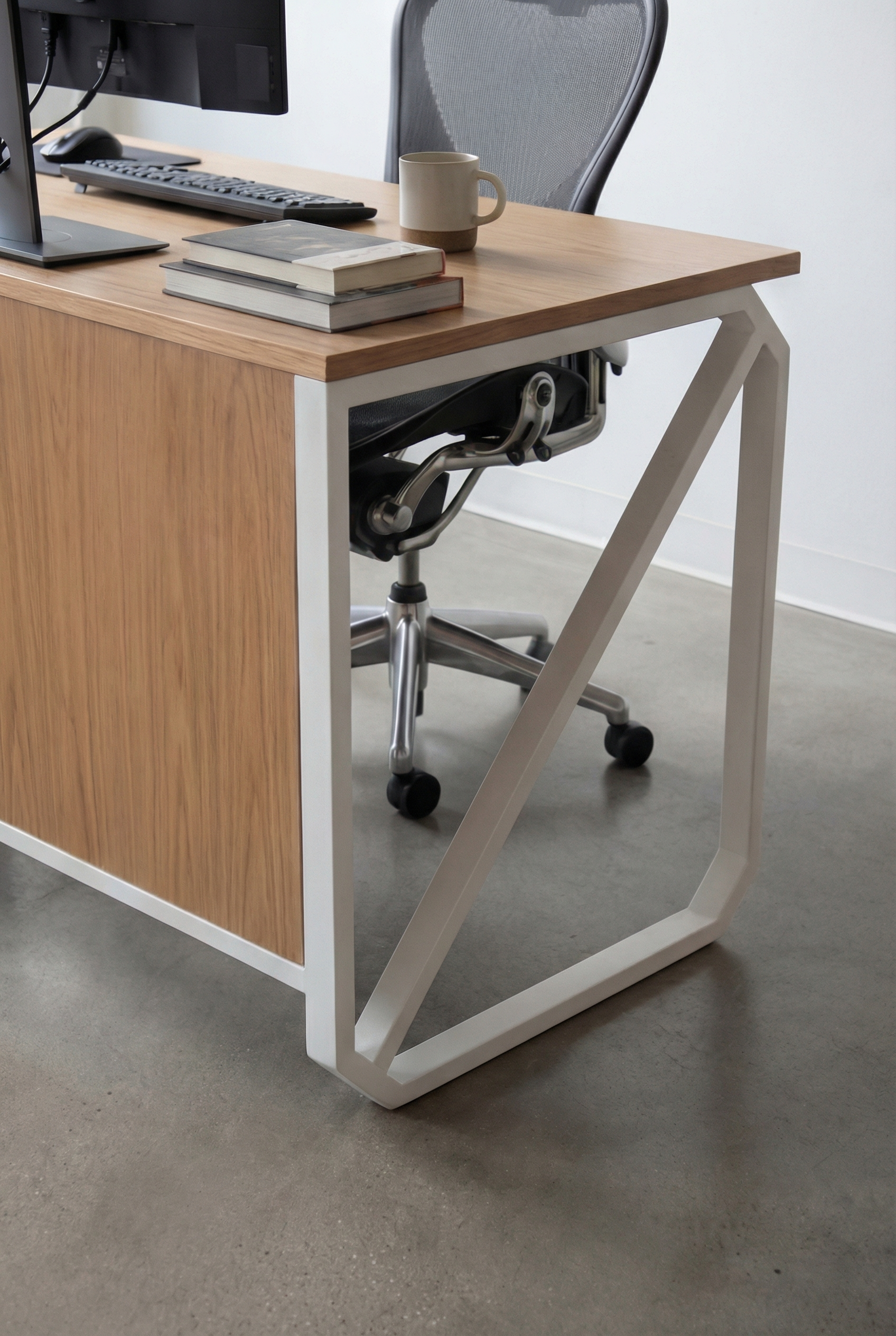 Employee Desk K3-WN