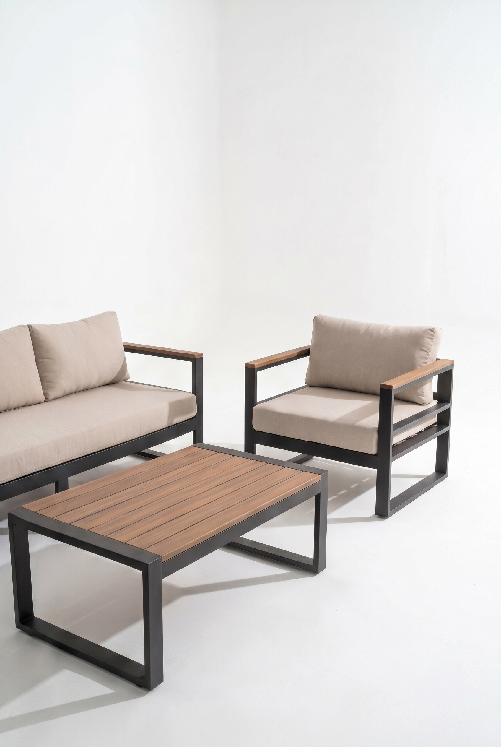 Loom Outdoor Set LOD1-Black